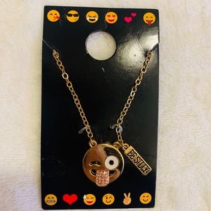 😜 Emoji Face Necklace 😜